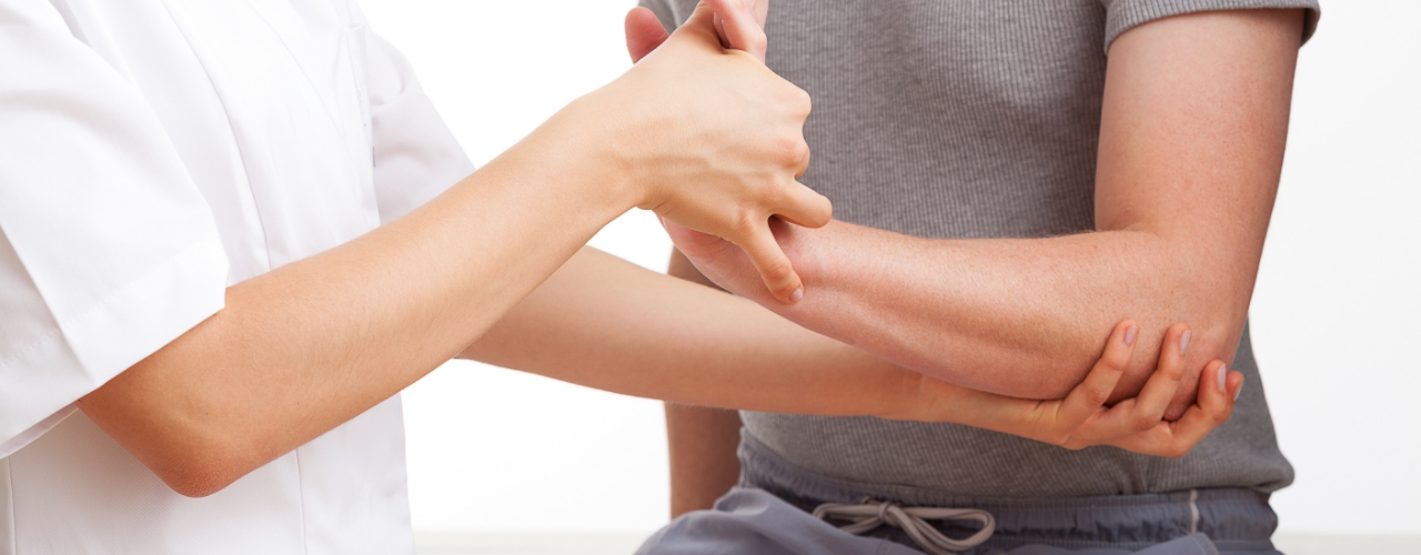 wrist-pain-relief-Midwest-Chiropractic-Worthington-OH